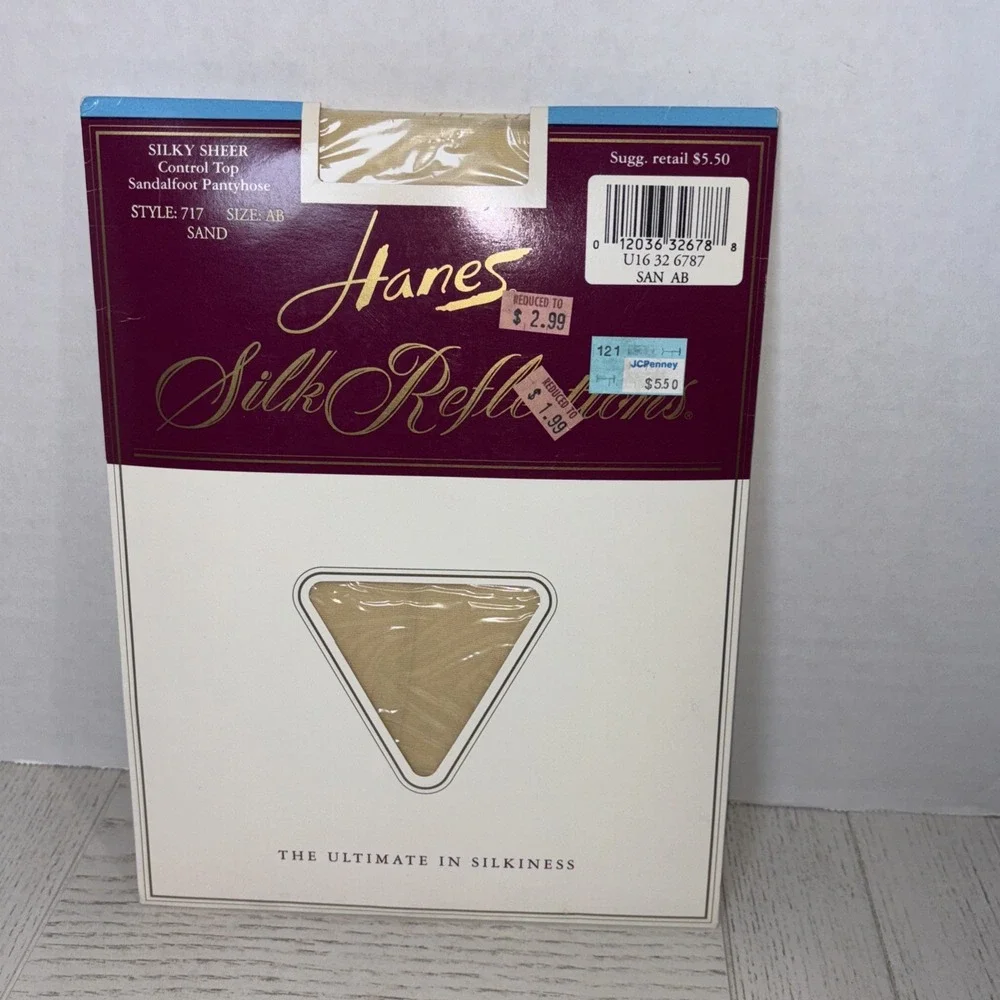 Vintage Hanes Silk Reflections Pantyhose AB Control Top Sand Color Style 717 NEW